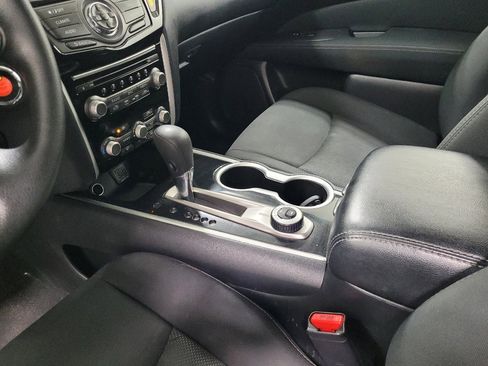 Used 2020 Nissan Pathfinder S AWD/4WD image 26