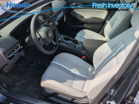 Used 2025 Honda Civic Sport image 16