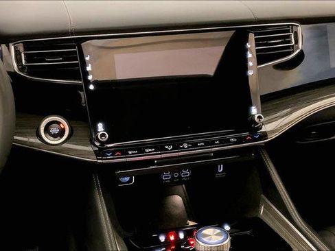 Used 2022 Jeep Wagoneer Series II w/ Premium Group I image 5