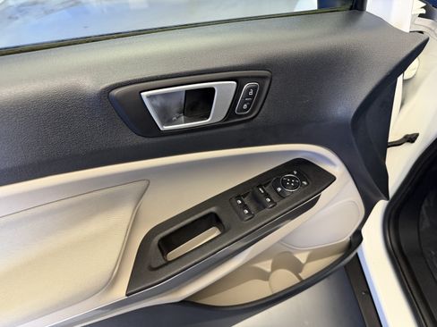 Used 2018 Ford EcoSport SE FWD image 10