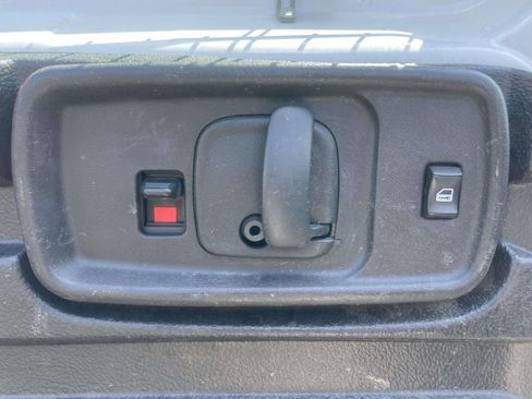 Used 2019 Chevrolet Express 2500 w/ Driver Convenience Package RWD image 9