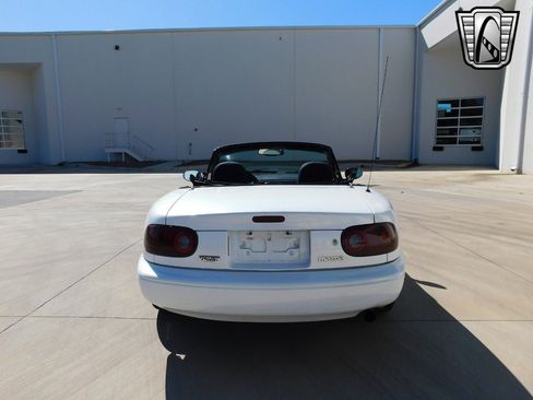 Used 1990 MAZDA MX-5 Miata image 13