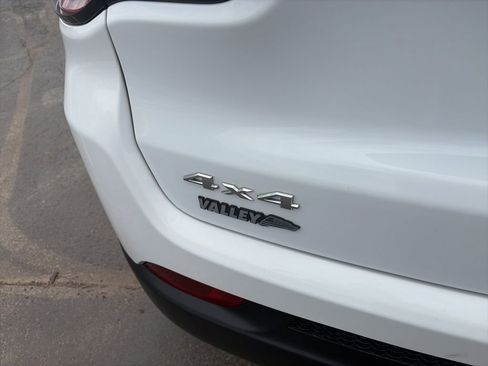 Used 2023 Jeep Compass Latitude w/ Convenience Group image 10