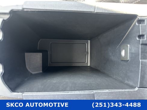 Used 2023 GMC Terrain SLE w/ Driver Convenience Package image 25