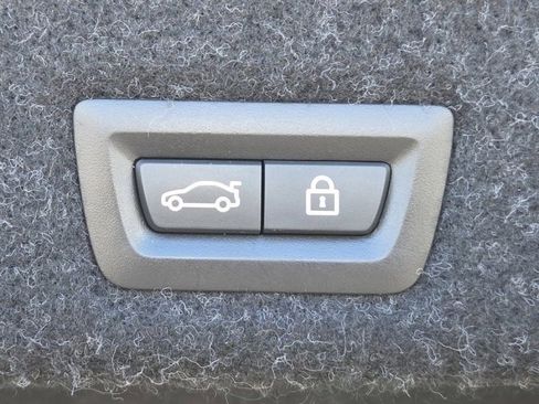 Used 2018 BMW M550i xDrive image 35