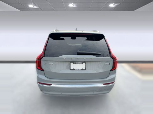 Certified 2025 Volvo XC90 B5 Plus image 10