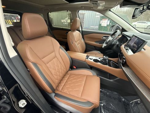 Certified 2026 Nissan Rogue Platinum w/ Platinum Premium Package image 24