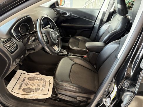 Used 2020 Jeep Compass Latitude image 4