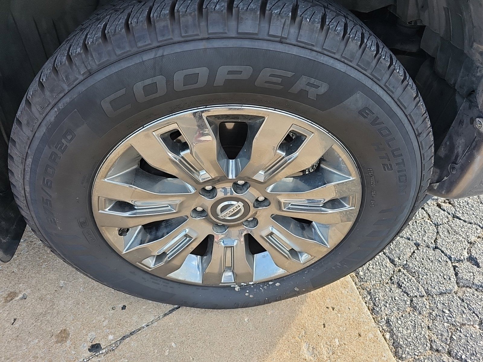 Used 2019 Nissan Titan Platinum Reserve w/ Platinum Utility Package AWD/4WD image 3