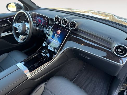 Used 2025 Mercedes-Benz GLC 300 4MATIC image 15