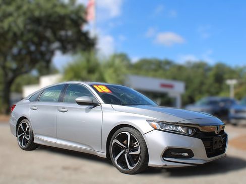 Used 2018 Honda Accord Sport image 3
