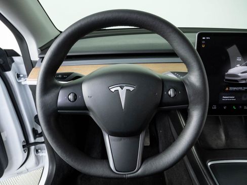 Used 2023 Tesla Model Y Long Range AWD/4WD image 8
