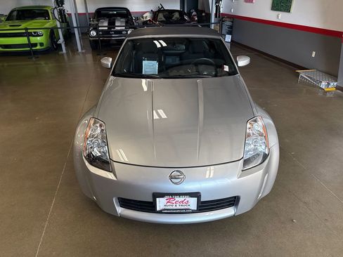 Used 2004 Nissan 350Z Enthusiast w/ Side Airbags Pkg image 5