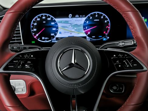 Used 2025 Mercedes-Benz Maybach GLS 600 4MATIC image 31