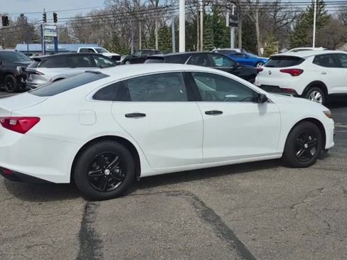 Used 2023 Chevrolet Malibu LS image 9