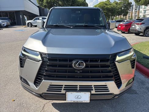 Used 2024 Lexus GX 550 w/ Accessory Package (2T) AWD/4WD image 8