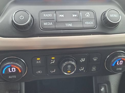 Used 2019 GMC Acadia Denali w/ Technology Package FWD image 25