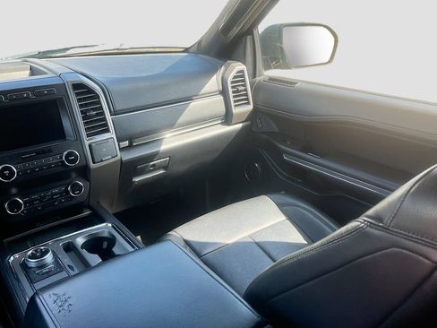 Used 2019 Ford Expedition Max XLT w/ Equipment Group 202A RWD image 24