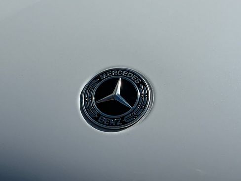 Used 2025 Mercedes-Benz GLC 350e 4MATIC image 26