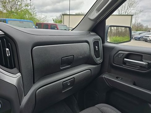 Used 2025 Chevrolet Silverado 1500 Custom image 24