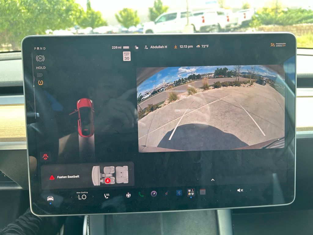 Used 2022 Tesla Model Y Performance AWD/4WD image 16