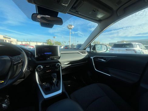 Used 2025 Toyota RAV4 XLE image 35