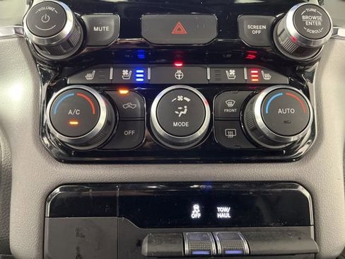 Used 2024 RAM 1500 Laramie image 27