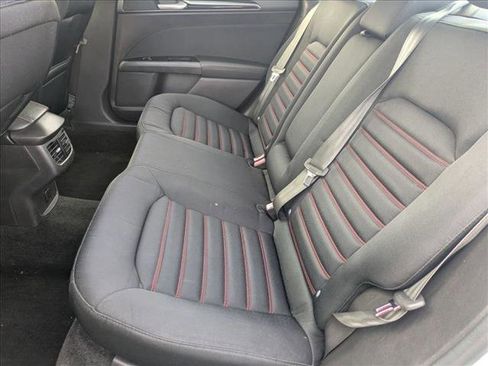 Used 2016 Ford Fusion SE w/ Equipment Group 201A image 16