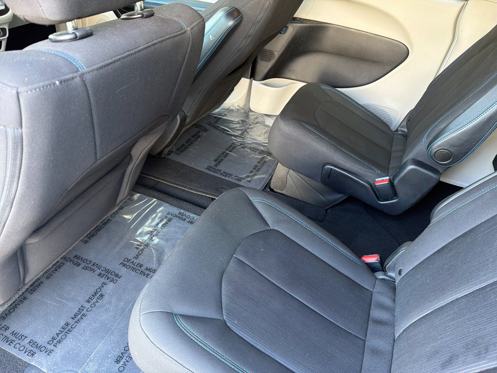 Used 2021 Chrysler Pacifica Touring FWD image 14