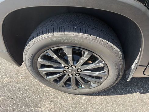 Used 2023 Chevrolet Traverse RS image 12