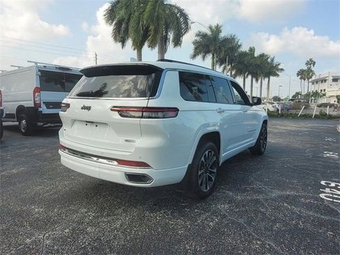 Used 2021 Jeep Grand Cherokee L Overland w/ Luxury Tech Group IV RWD image 19