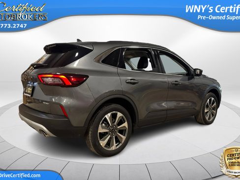 Used 2025 Ford Escape Platinum image 7
