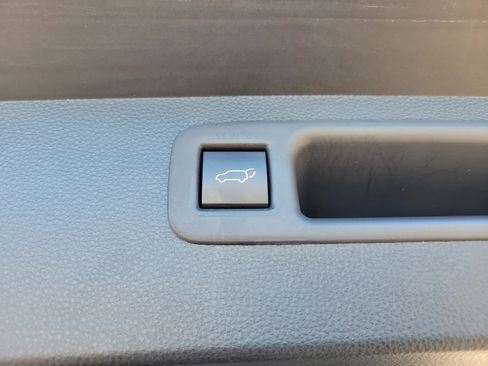 Used 2022 Toyota Highlander XLE image 13