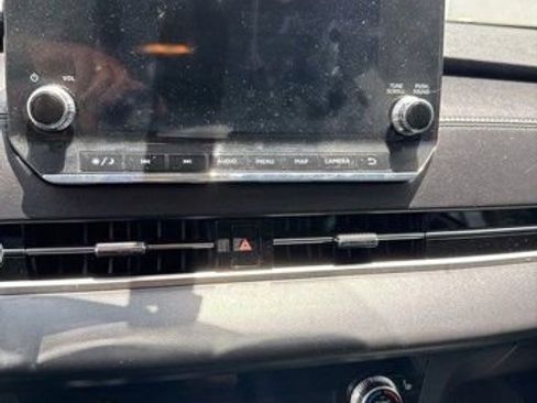 Used 2024 Mitsubishi Outlander FWD image 11