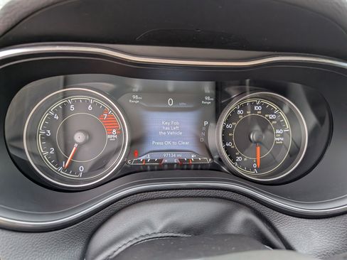 Used 2020 Jeep Cherokee Trailhawk w/ Comfort/Convenience Group AWD/4WD image 26