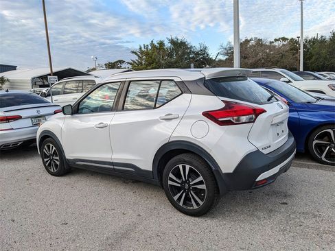 Used 2019 Nissan Kicks SR w/ SR Premium Package image 6