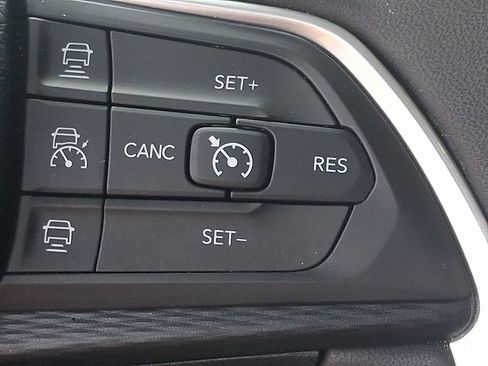 Used 2023 Jeep Grand Cherokee L Laredo AWD/4WD image 23