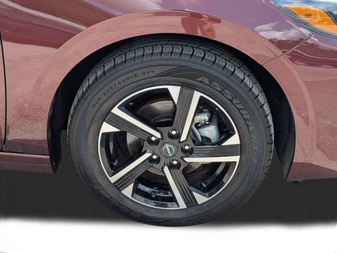 Used 2025 Nissan Sentra SV FWD image 11