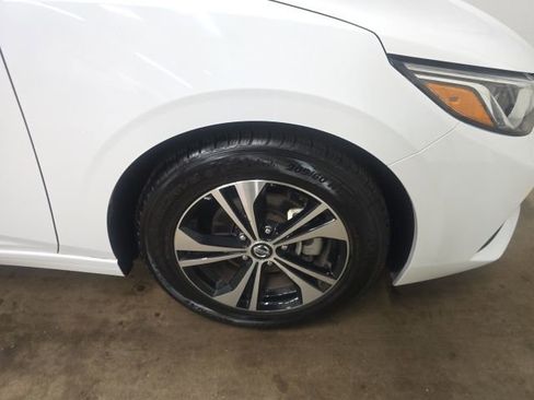 Used 2022 Nissan Sentra SV image 2