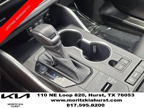 Used 2022 Toyota Highlander XLE FWD image 8