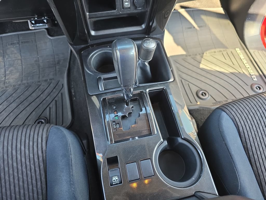 Used 2015 Toyota 4Runner Trail AWD/4WD image 28