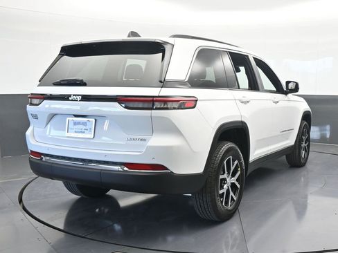 Used 2025 Jeep Grand Cherokee Limited image 5