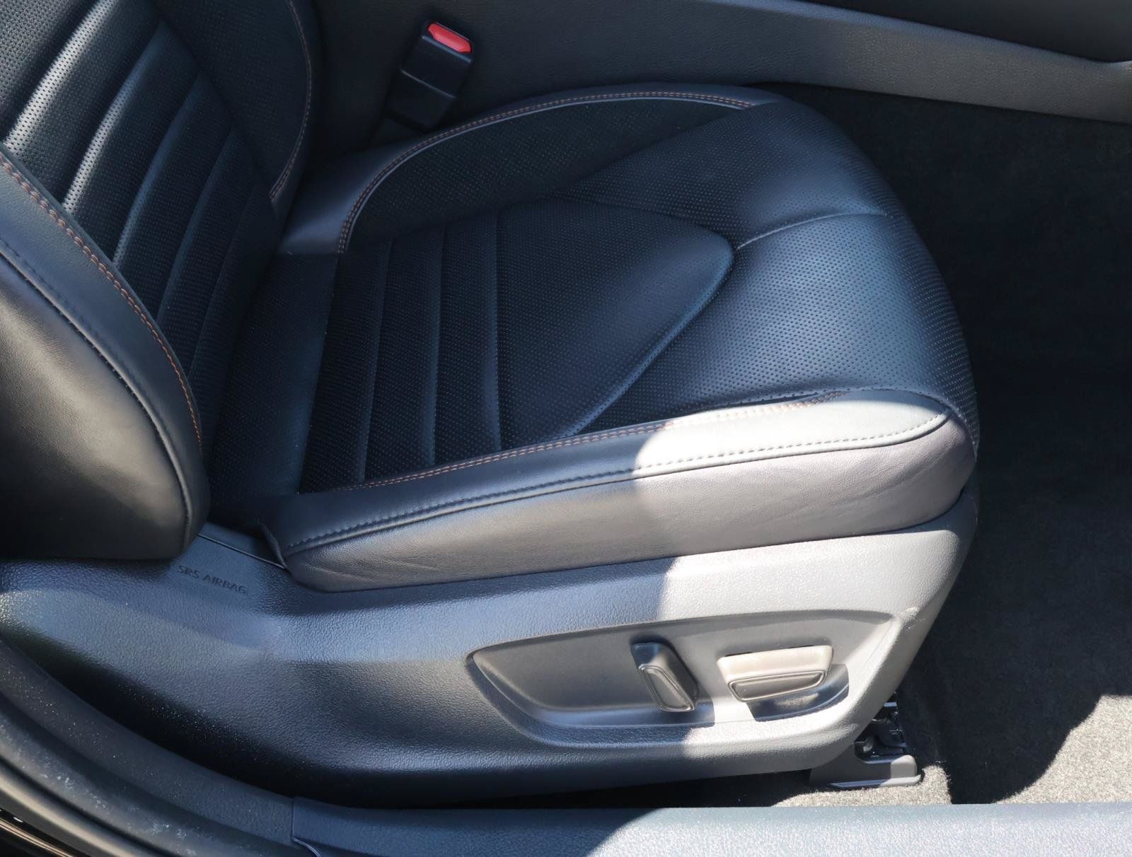 Used 2021 Toyota Avalon XSE FWD image 18
