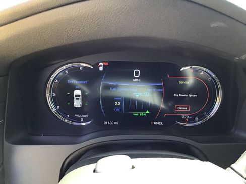 Used 2020 Cadillac Escalade Luxury RWD image 12