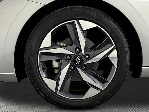 Certified 2023 Hyundai Elantra SEL w/ Convenience Package FWD image 32