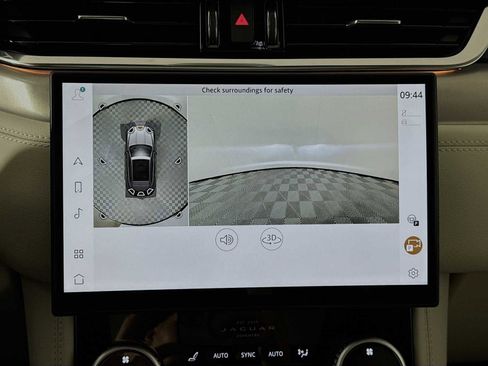 New 2026 Jaguar F-PACE R-Dynamic S image 16