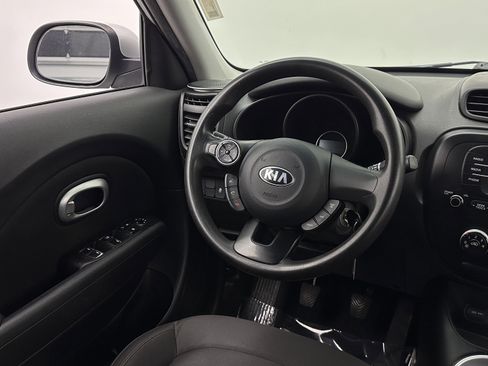 Used 2017 Kia Soul FWD image 26