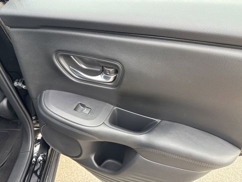 Certified 2025 Honda HR-V LX image 18