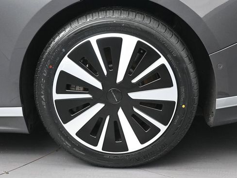 Used 2024 Lucid Air Pure RWD image 30