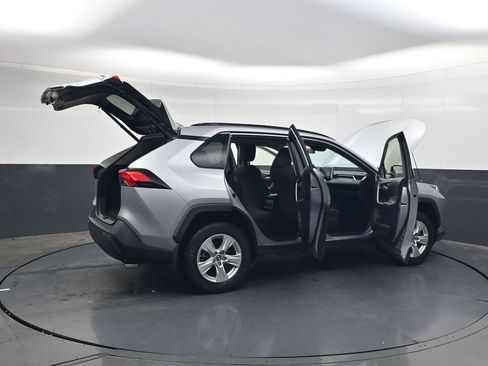 Used 2019 Toyota RAV4 XLE w/ Convenience Package AWD/4WD image 35